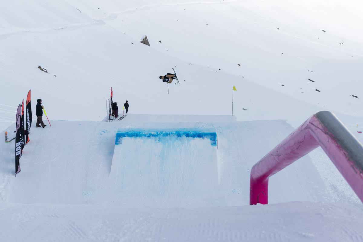 slopestyle_swiss-ski-211224-schilthorn-rm-26_webalbum_gross